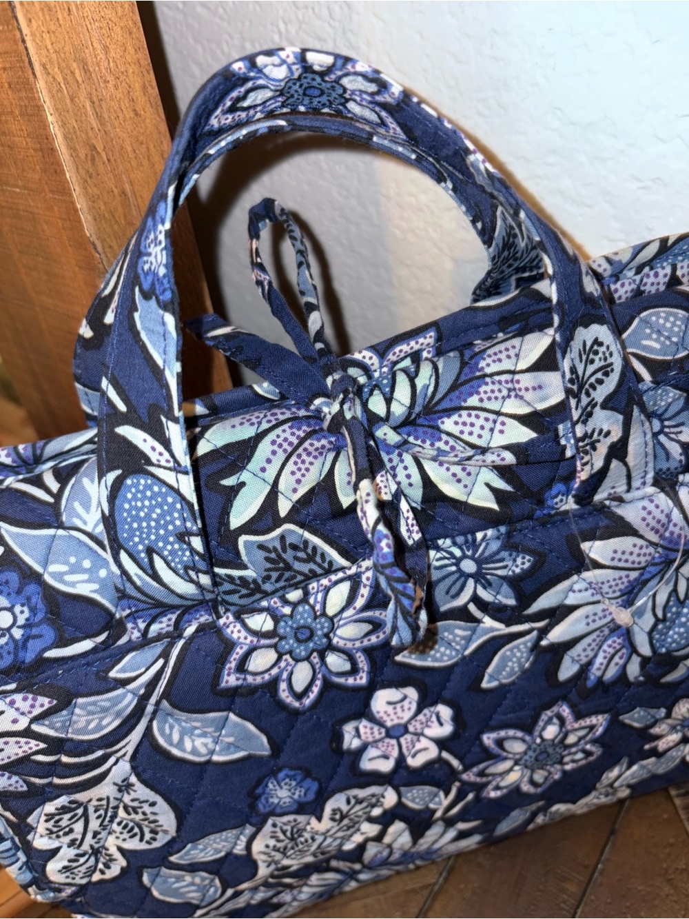 Vera Bradley Hanging Travel Organizer Blue Floral Quilted Toiletry Cosmetic Bag - Picture 4 of 9